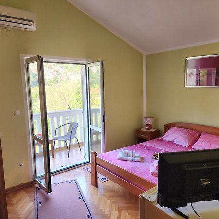 Lorena Rooms Risan Exterior photo