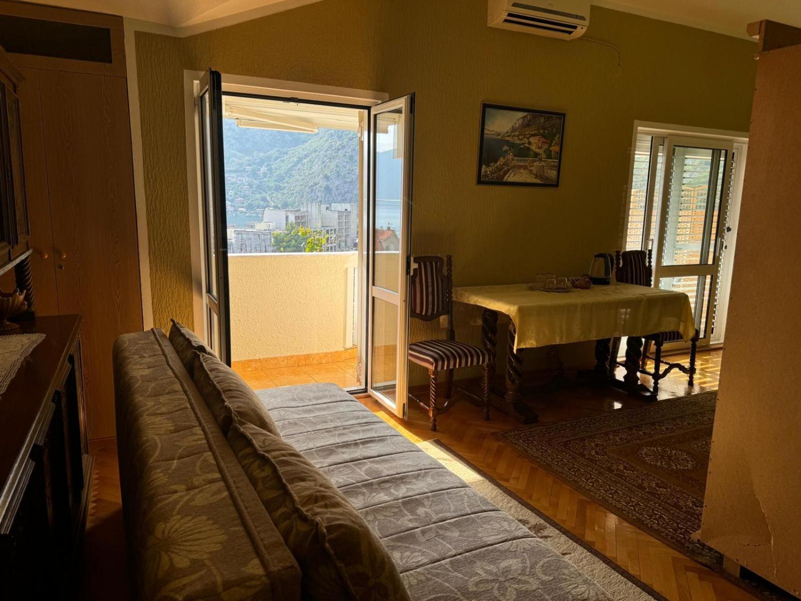 Lorena Rooms Risan Exterior photo