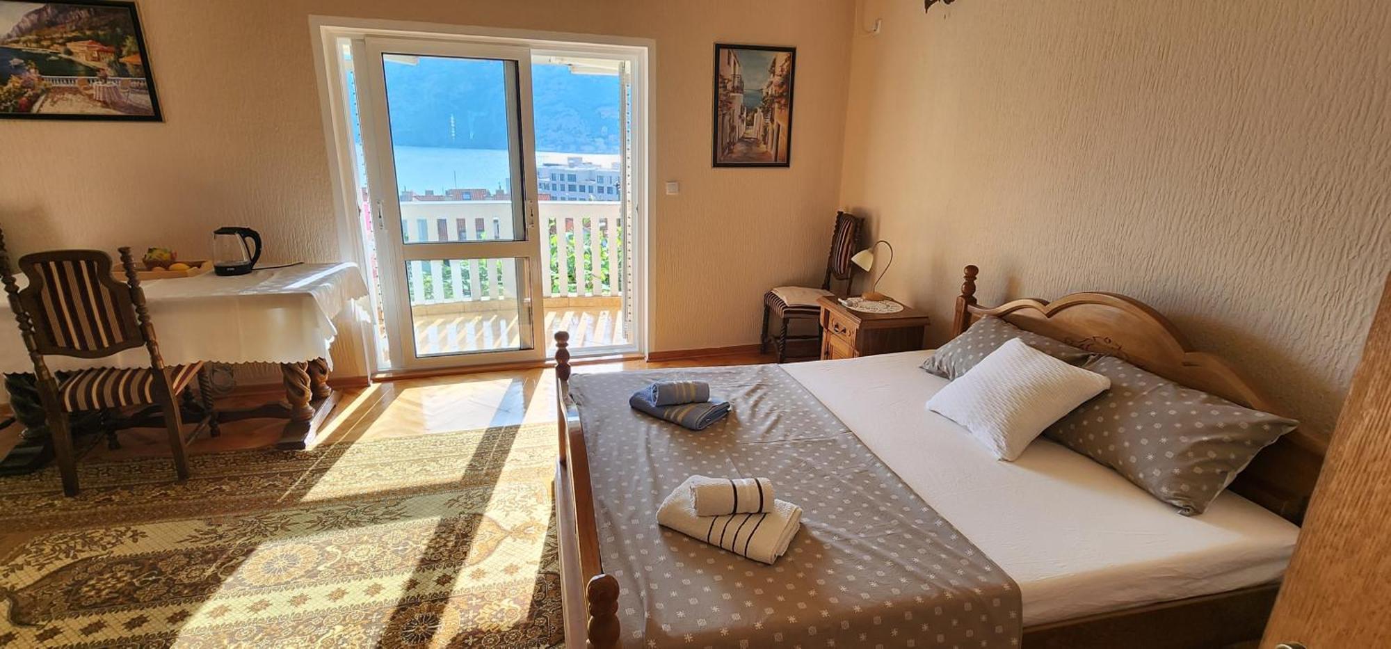 Lorena Rooms Risan Exterior photo