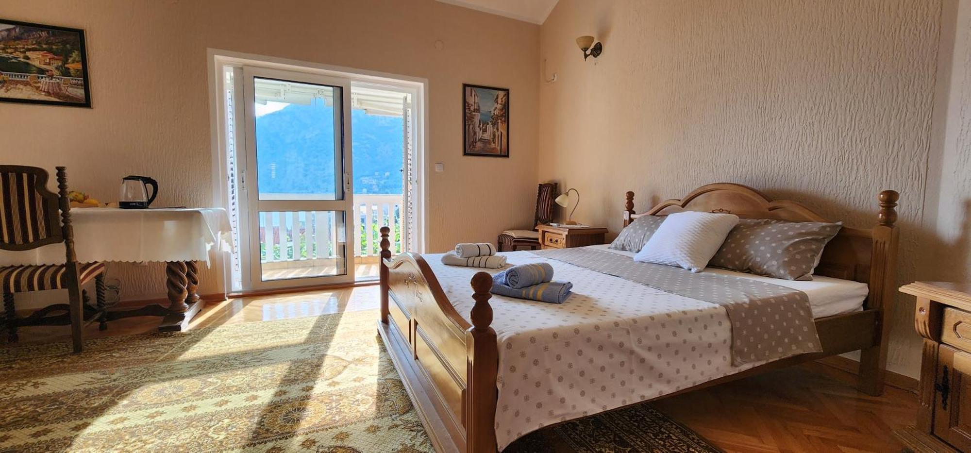 Lorena Rooms Risan Exterior photo