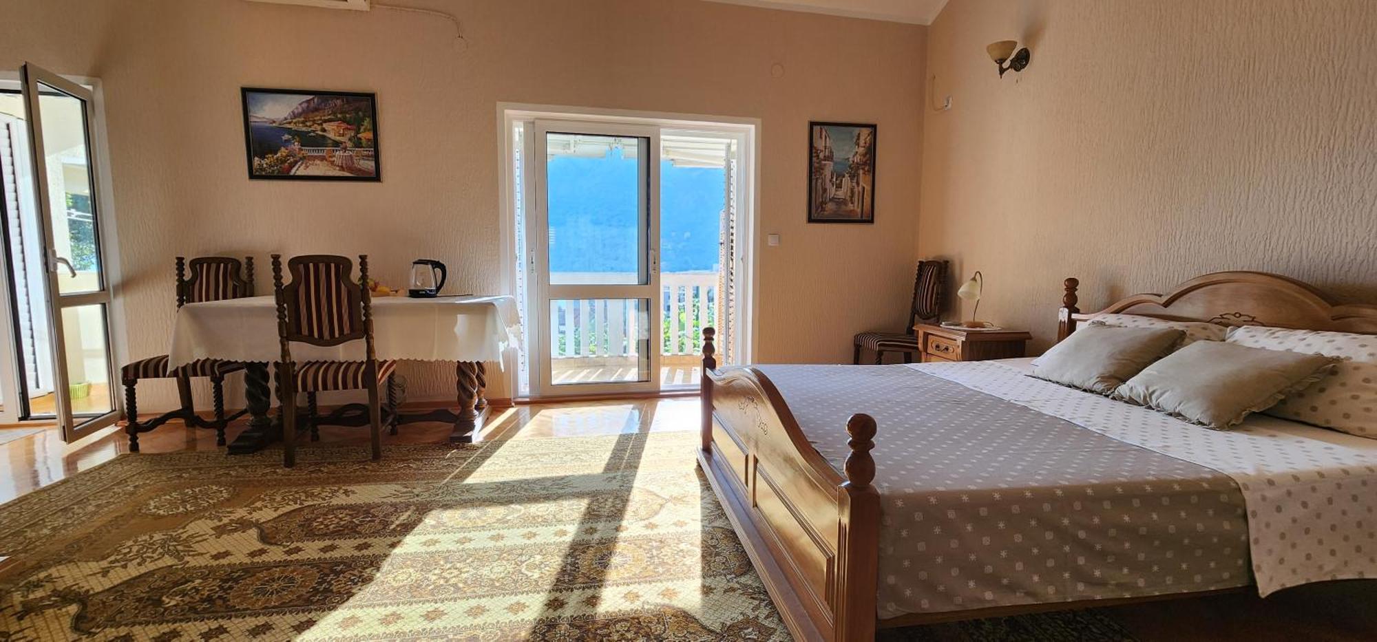 Lorena Rooms Risan Exterior photo
